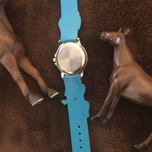 Kids watch!! Needs a battery - Picture 2 of 4